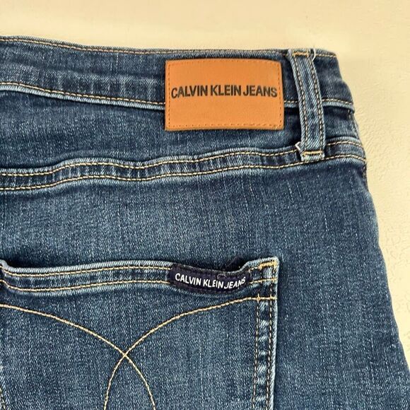 Calvin Klein Jeans Women’s Denim Shorts Size 8 Cuffed Blue Mid Rise Stretch - Picture 4 of 9